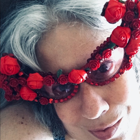 Meet your Posher, Julie - Picture 2 of 8